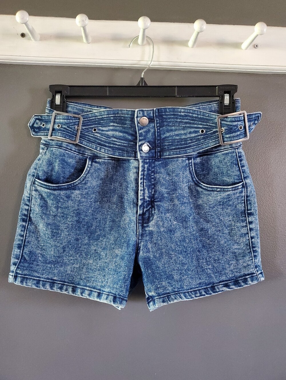VENUS Acid Wash High Waist Belted Jean Shorts 4
